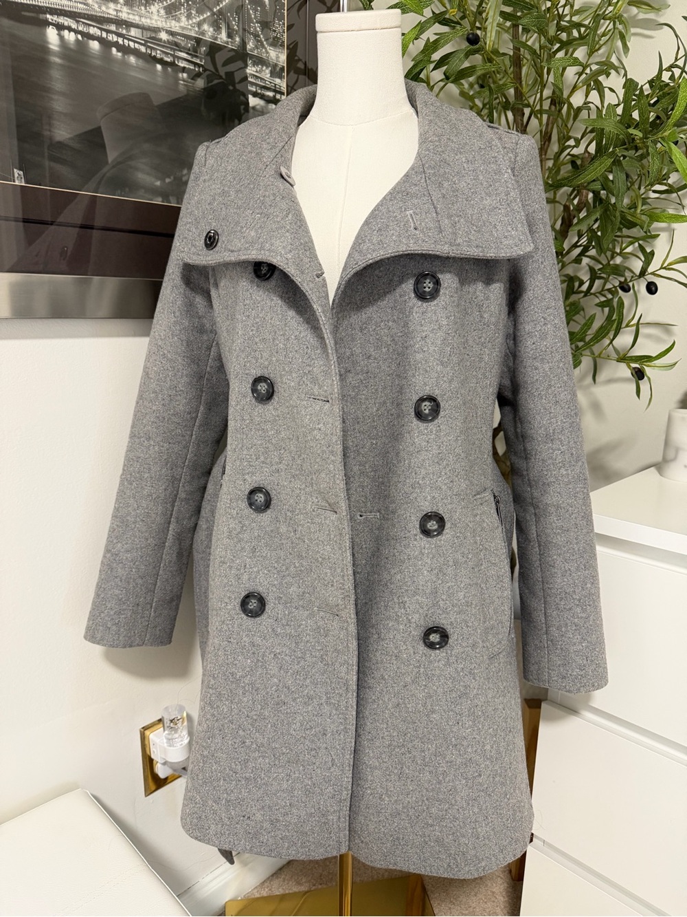 DKNY Grey Wool Blend Double Breasted Belted Coat Size 4 - Picture 3 of 12